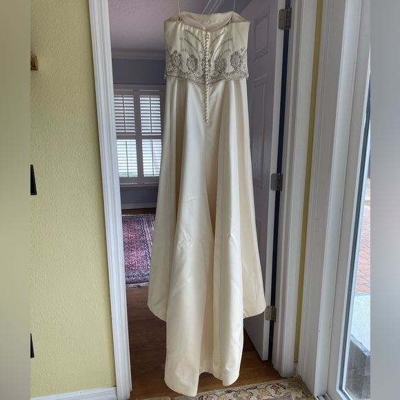 VINTAGE, NWOT Badgley Mischka strapless wedding gown Style #13128 - Picture 11 of 12